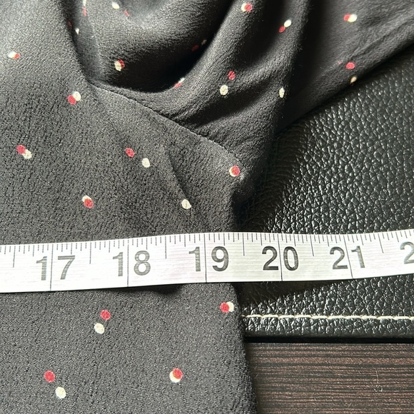 RAILS Top Beaux Black Off Set Dot Button Front Blouse Long Sleeve Ruffle Sz L - Picture 13 of 14